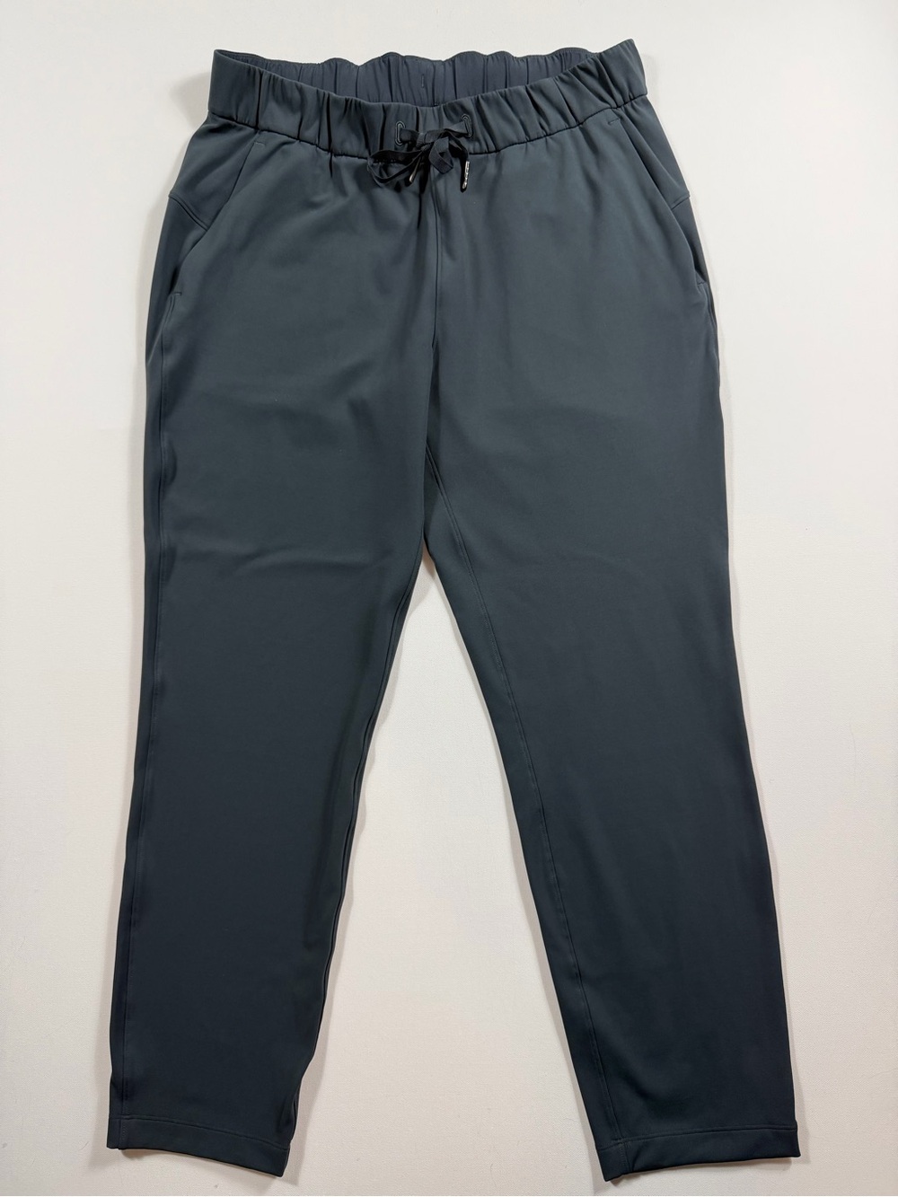 Lululemon On The Fly 7/8 Woven Pant Charcoal Gray Size 8 Travel Workwear 27”